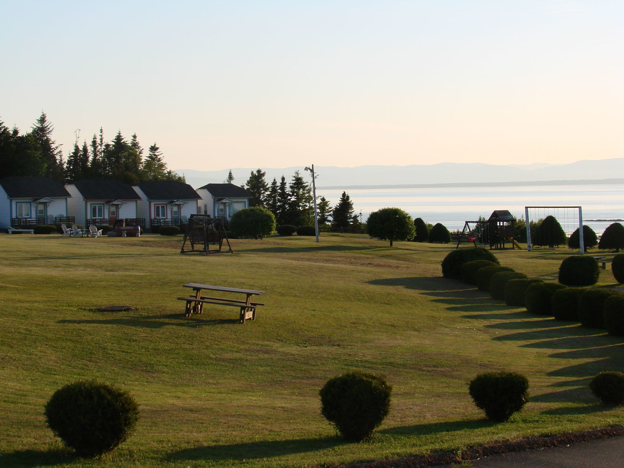 Motel Au Fleuve D'Argent Rivière-du-Loup Екстериор снимка