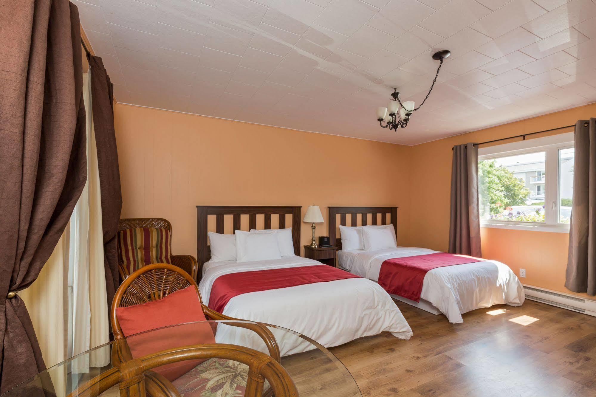 Motel Au Fleuve D'Argent Rivière-du-Loup Екстериор снимка