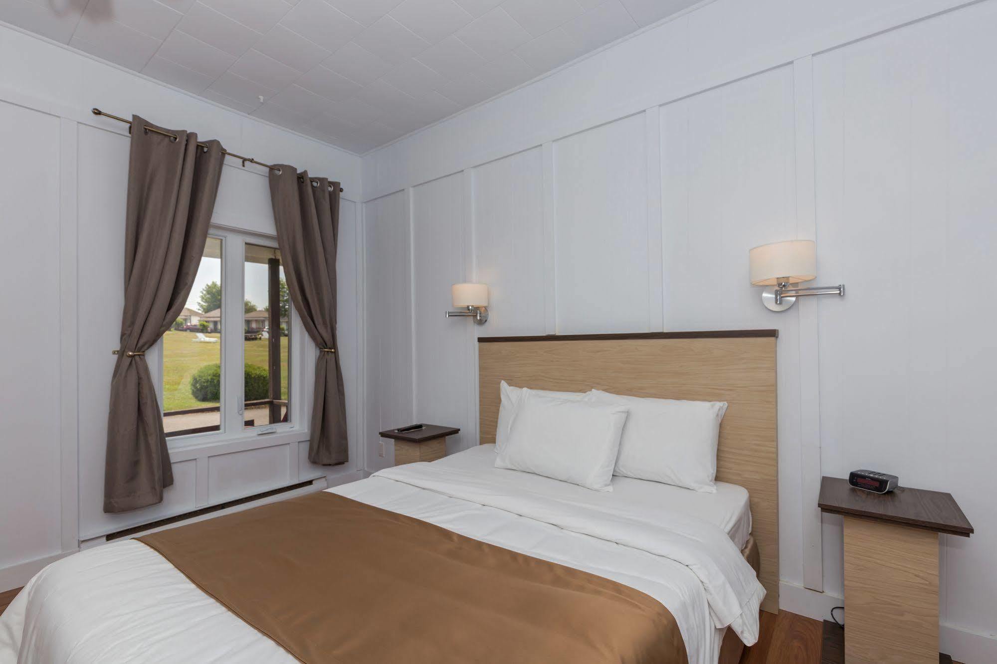 Motel Au Fleuve D'Argent Rivière-du-Loup Екстериор снимка