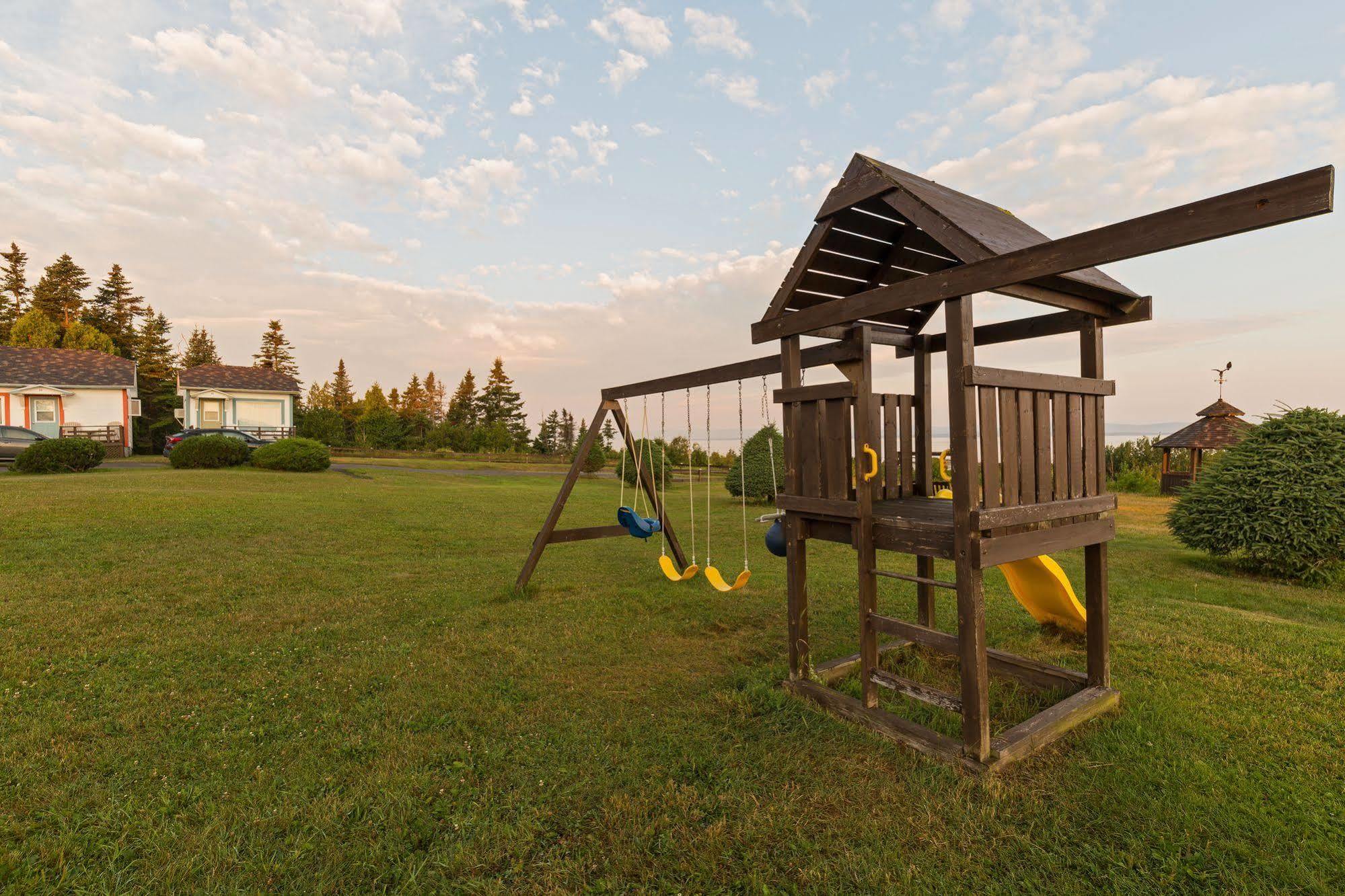 Motel Au Fleuve D'Argent Rivière-du-Loup Екстериор снимка