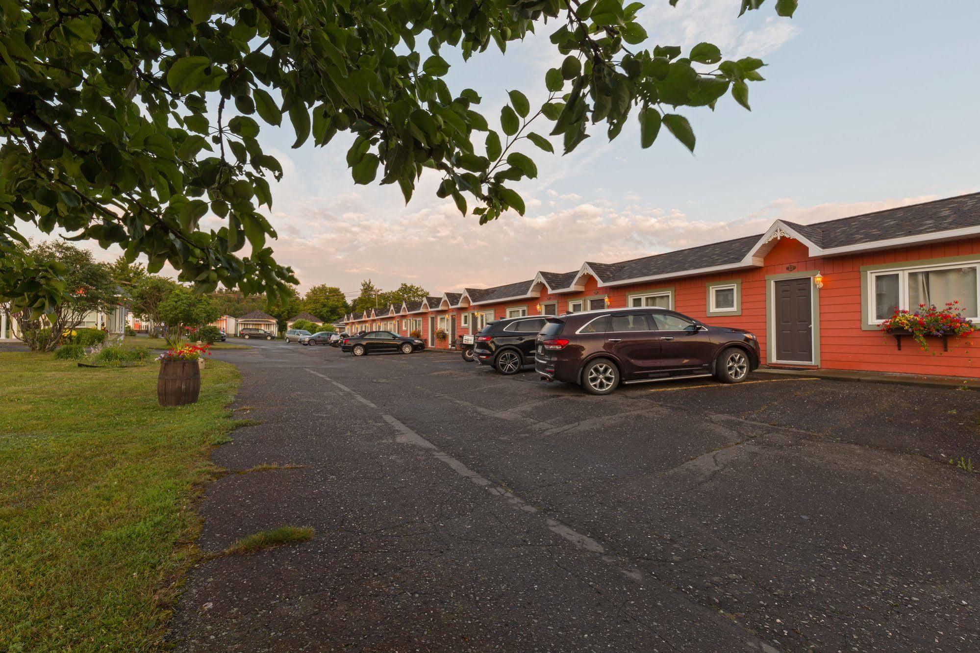 Motel Au Fleuve D'Argent Rivière-du-Loup Екстериор снимка