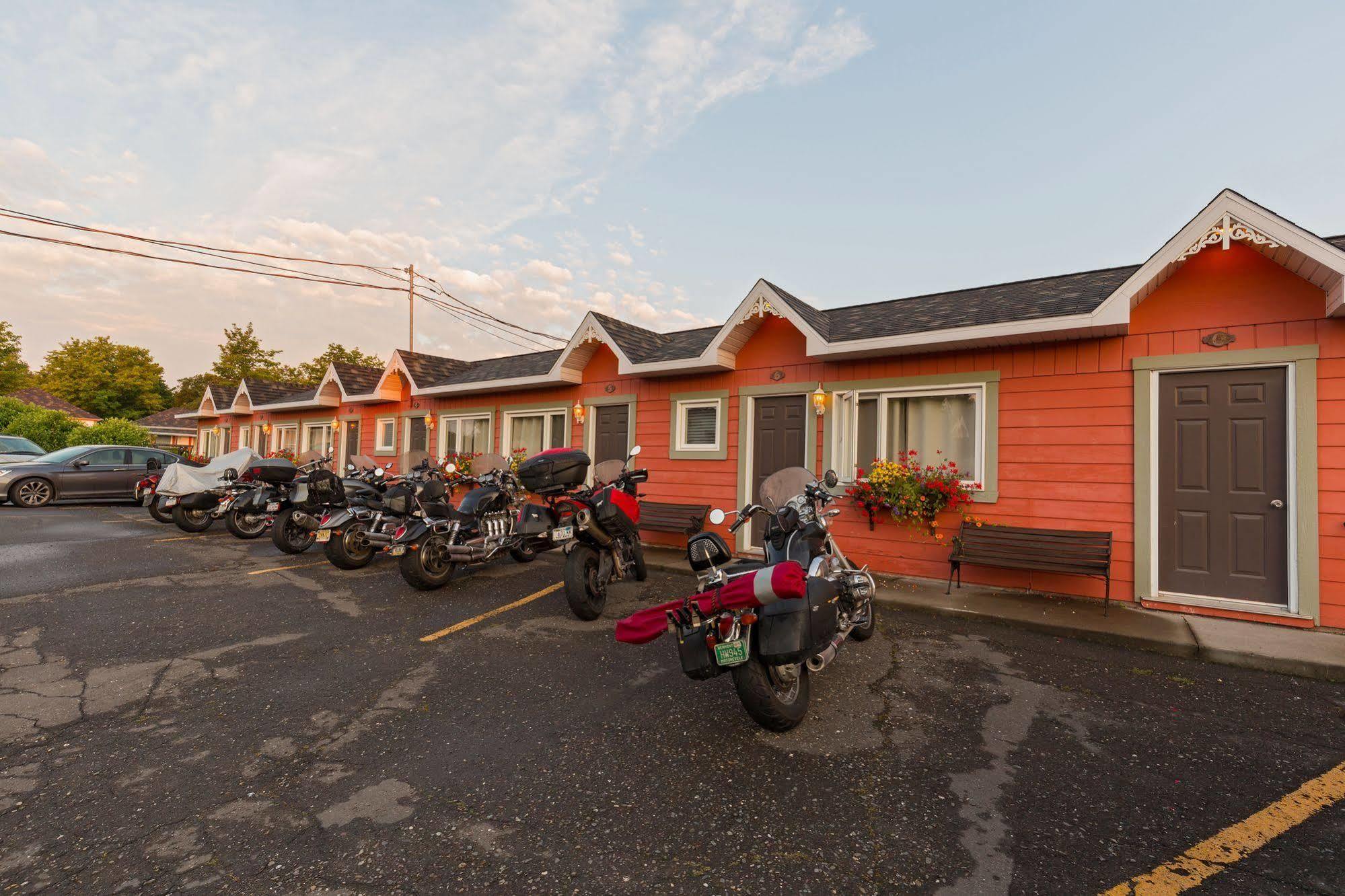 Motel Au Fleuve D'Argent Rivière-du-Loup Екстериор снимка