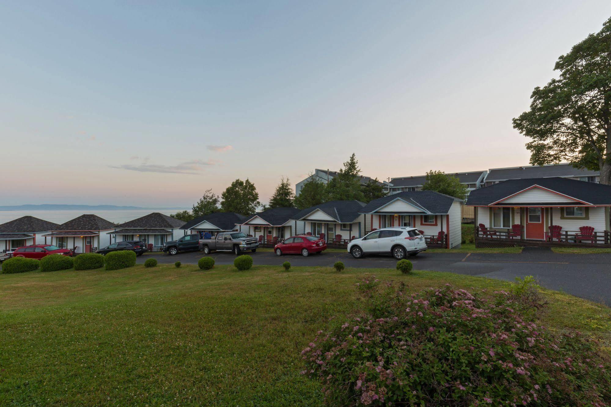 Motel Au Fleuve D'Argent Rivière-du-Loup Екстериор снимка